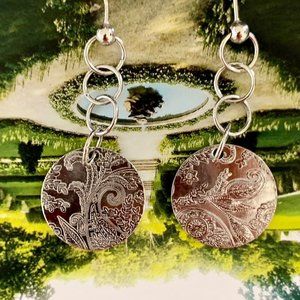 18K WG AREZZO ITALIAN GOLD Floral Disc Earring